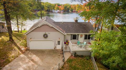 1324 Forest Rd, Harrison, MI 48625 photo 1