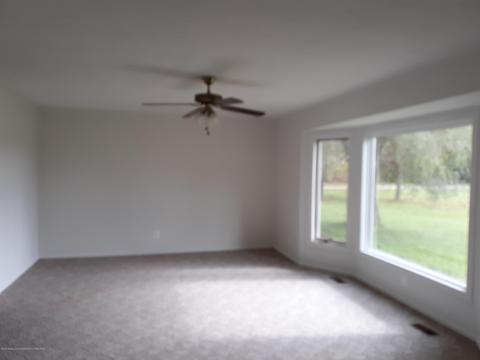 865 Barry Rd, Haslett, MI 48840 photo 8