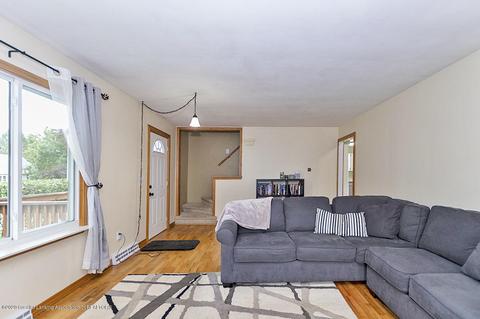 1013 Maycroft Rd, Lansing, MI 48917 photo 8