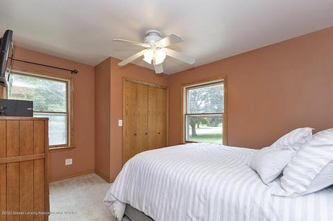 1013 Maycroft Rd, Lansing, MI 48917 photo 13