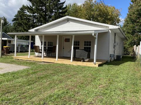 5813 Outer Dr, Bath, MI 48808 photo 1