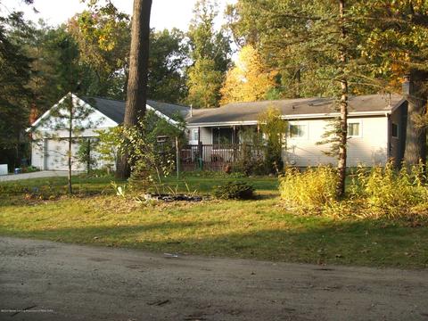 15617 Chandler Rd, Bath, MI 48808 photo 1