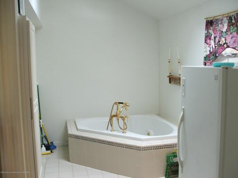 15617 Chandler Rd, Bath, MI 48808 photo 24
