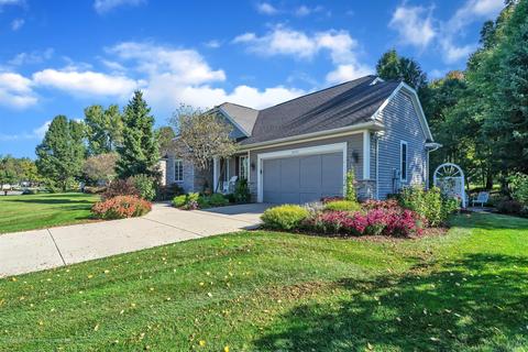 15193 Classic Dr, Bath, MI 48808 photo 2