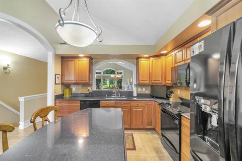 15193 Classic Dr, Bath, MI 48808 photo 5