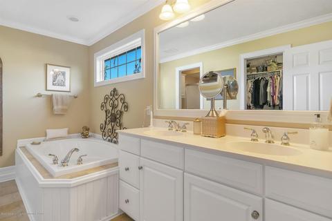 15193 Classic Dr, Bath, MI 48808 photo 19