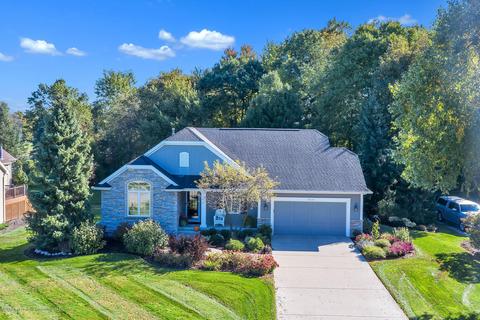 15193 Classic Dr, Bath, MI 48808 photo 1