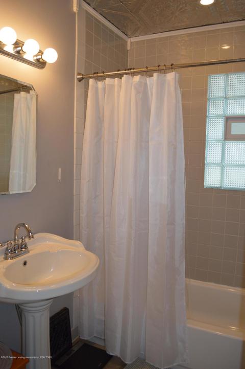 1233 Eifert Rd, Holt, MI 48842 photo 8