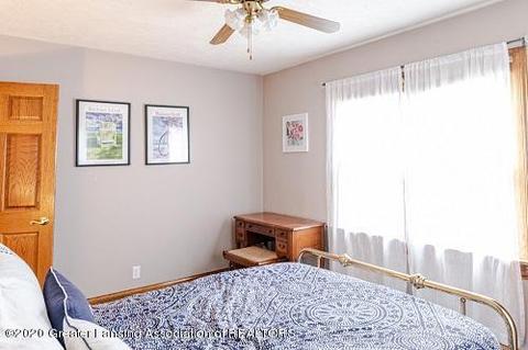 609 E Walker St, Saint Johns, MI 48879 photo 14