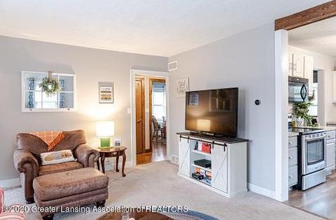 609 E Walker St, Saint Johns, MI 48879 photo 10