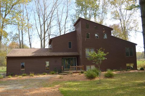7034 E Howe Rd, Bath, MI 48808 photo 1