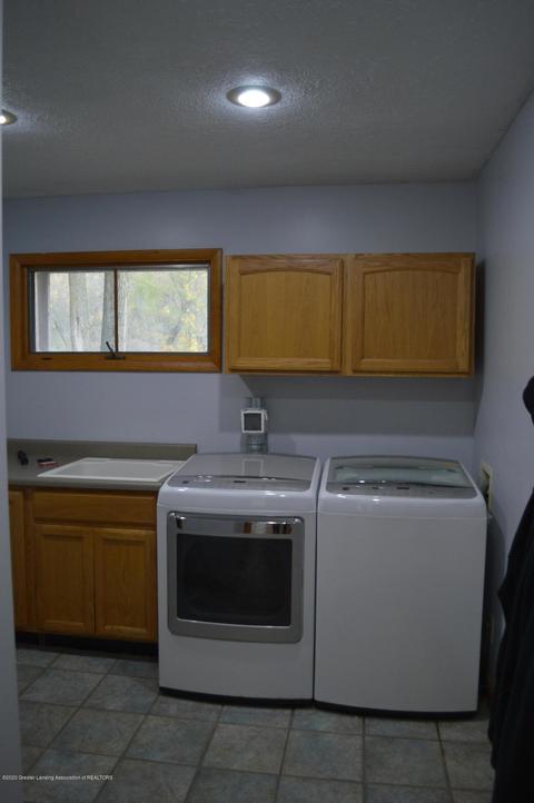7034 E Howe Rd, Bath, MI 48808 photo 37