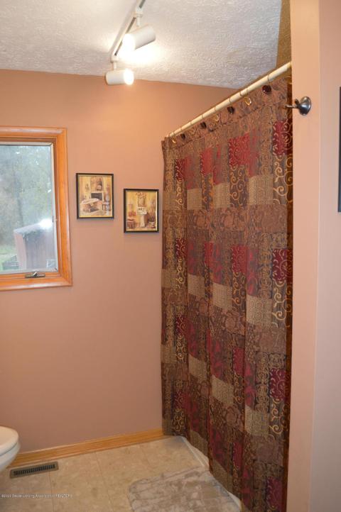 7034 E Howe Rd, Bath, MI 48808 photo 31