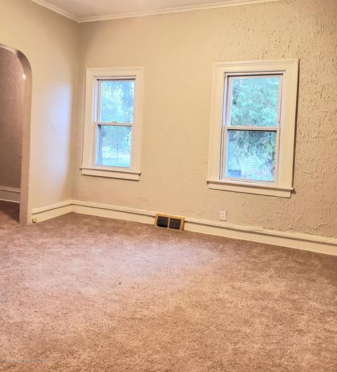 918 Everett, Lansing, MI 48915 photo 3