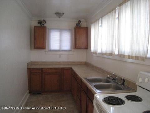 1126 Hapeman St, Lansing, MI 48915 photo 7