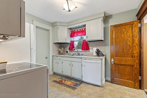 207 W Main St, Dewitt, MI 48820 photo 15