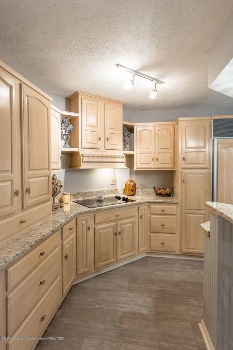 9550 Deer Trl, Haslett, MI 48840 photo 13