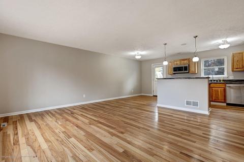 2524 Solomon Dr, Lansing, MI 48910 photo 10
