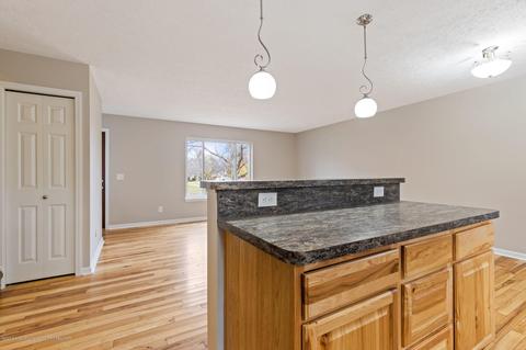 2524 Solomon Dr, Lansing, MI 48910 photo 16