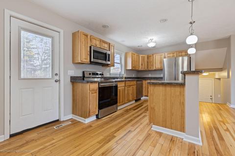 2524 Solomon Dr, Lansing, MI 48910 photo 13