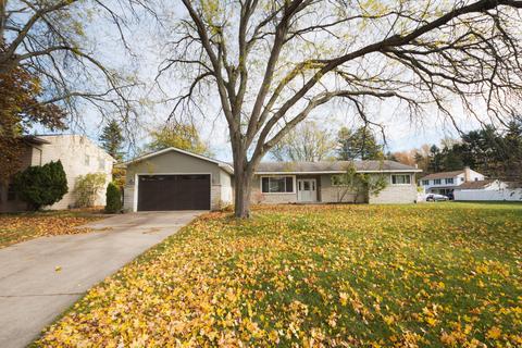 1406 Maycroft Rd, Lansing, MI 48917 photo 2