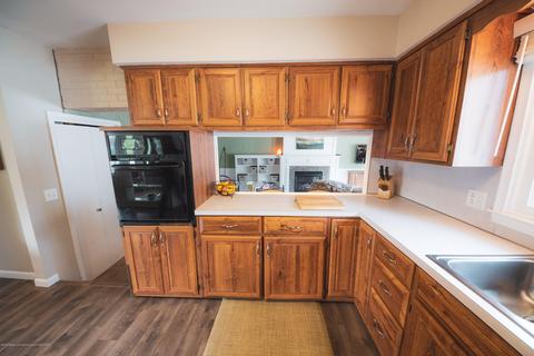 1406 Maycroft Rd, Lansing, MI 48917 photo 13