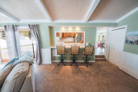 1406 Maycroft Rd, Lansing, MI 48917 photo 16