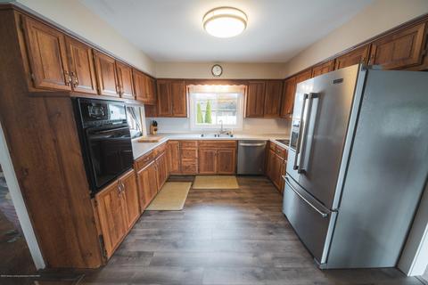 1406 Maycroft Rd, Lansing, MI 48917 photo 12
