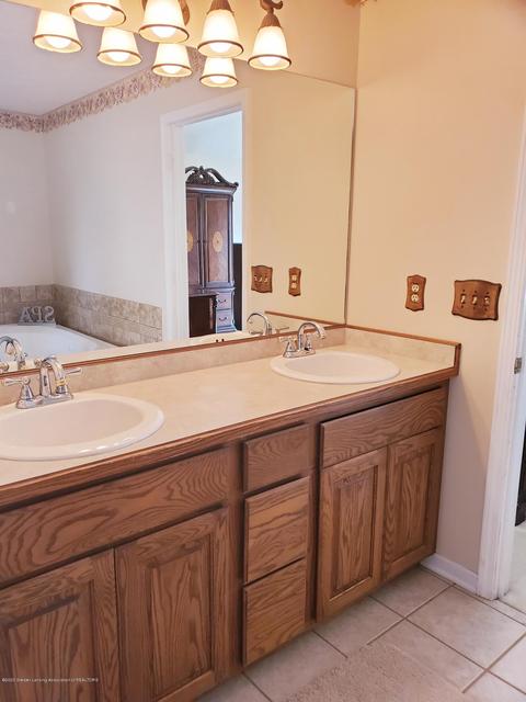 11702 Sara Ann Dr, Dewitt, MI 48820 photo 33
