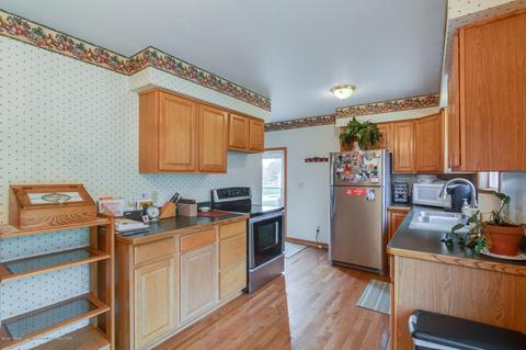 936 Warner Ave, Mason, MI 48854 photo 4