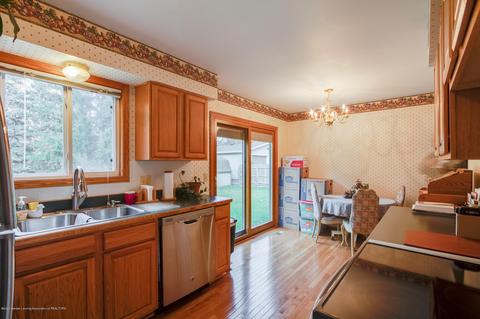 936 Warner Ave, Mason, MI 48854 photo 3