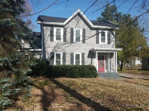 305 E Cass St, Saint Johns, MI 48879 photo 2