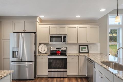 5322 E Hawk Hollow Dr, Bath, MI 48808 photo 8