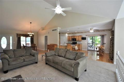 511 Riverwalk Dr, Mason, MI 48854 photo 2