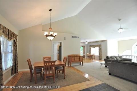511 Riverwalk Dr, Mason, MI 48854 photo 10