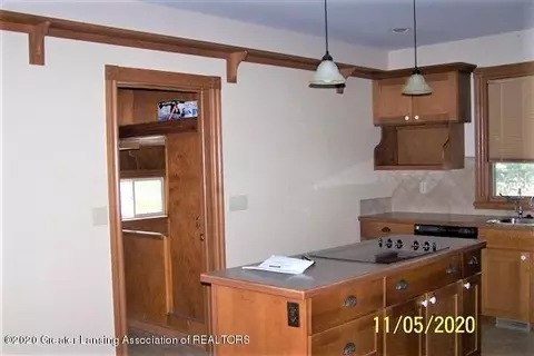 6357 W Parks Rd, Saint Johns, MI 48879 photo 11