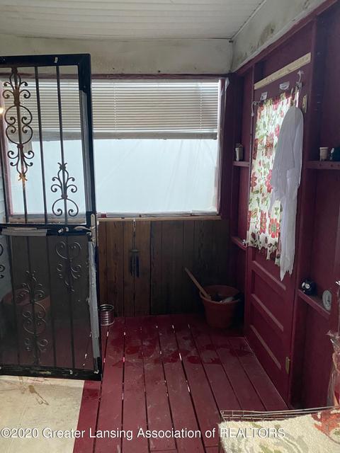 1626 Herbert St, Lansing, MI 48910 photo 3