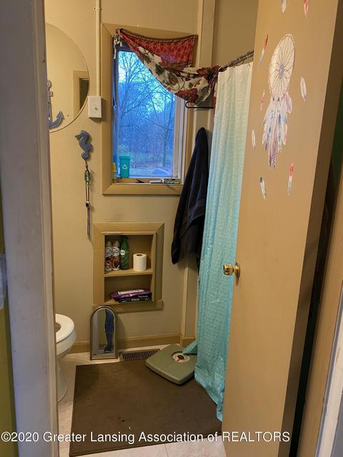 1626 Herbert St, Lansing, MI 48910 photo 11