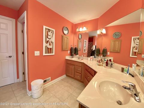 696 Emily Ln, Haslett, MI 48840 photo 23