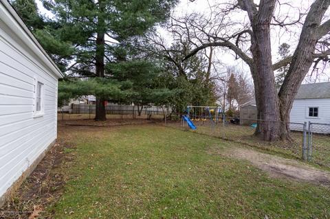 2305 Lyons Ave, Lansing, MI 48910 photo 3