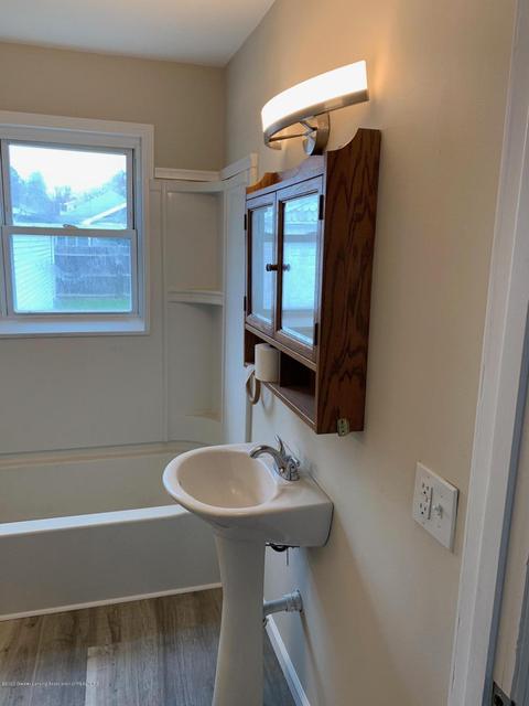729 E Cavanaugh Rd, Lansing, MI 48910 photo 8