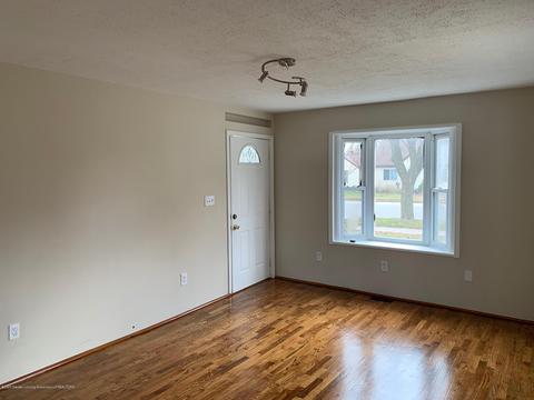 729 E Cavanaugh Rd, Lansing, MI 48910 photo 7