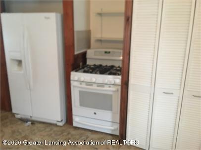 729 E Cavanaugh Rd, Lansing, MI 48910 photo 3