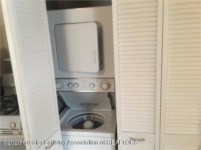 729 E Cavanaugh Rd, Lansing, MI 48910 photo 5