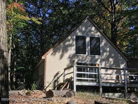5460 Hillcrest St, Gladwin, MI 48624 photo 1