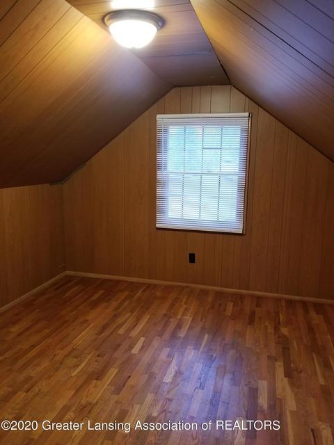 917 Maycroft, Lansing, MI 48917 photo 9