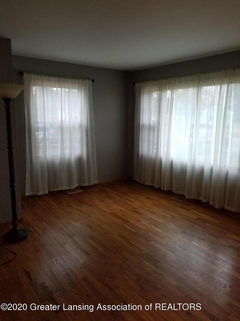 917 Maycroft, Lansing, MI 48917 photo 10