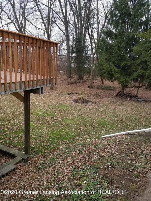 917 Maycroft, Lansing, MI 48917 photo 6