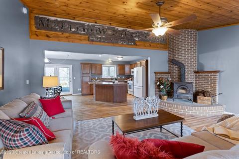 13065 Center Rd, Bath, MI 48808 photo 5