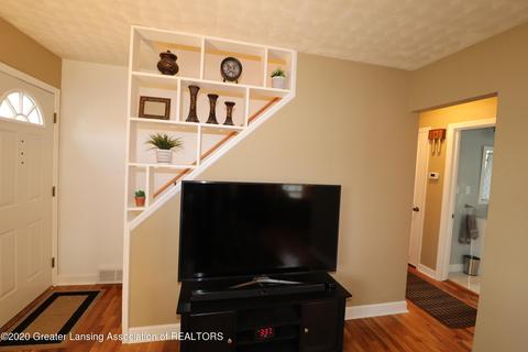 2500 Devonshire Ave, Lansing, MI 48910 photo 8